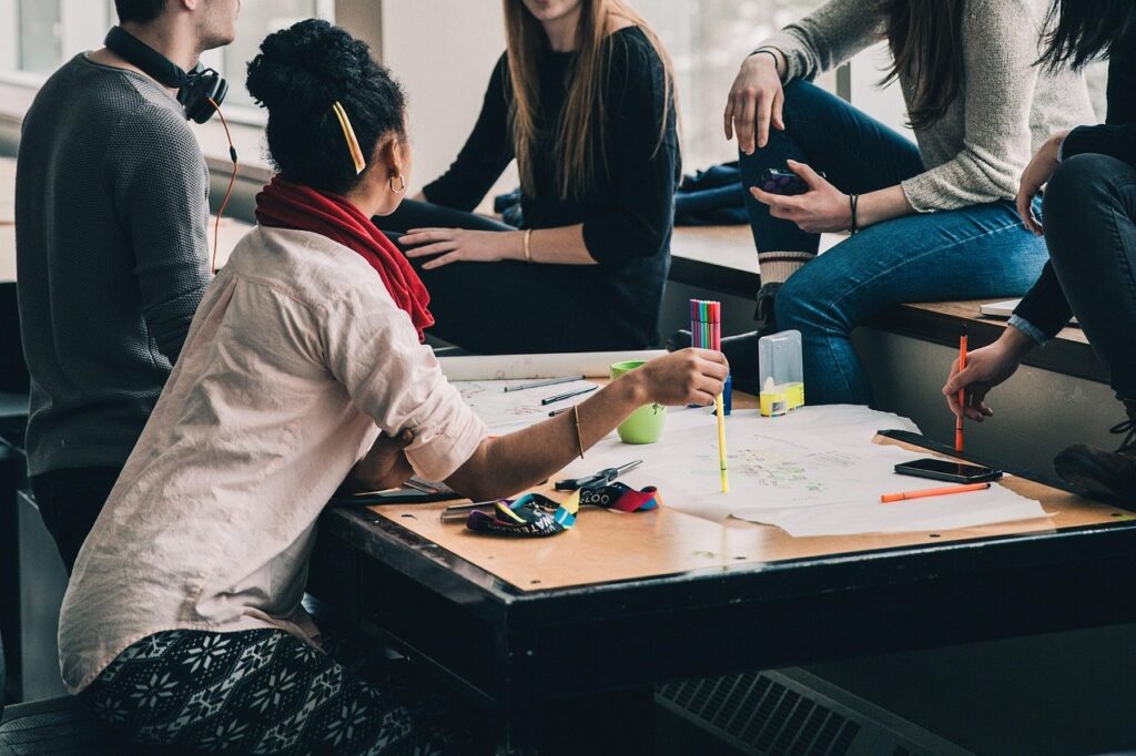 Gender Equality in the Culture and Creative Industries: 